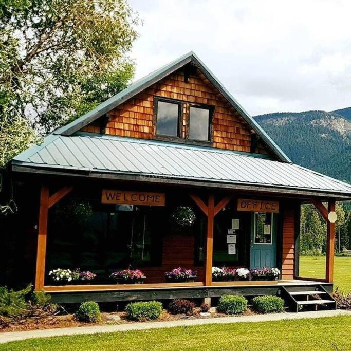 Golden Riverfront Campground Hotel Exterior foto