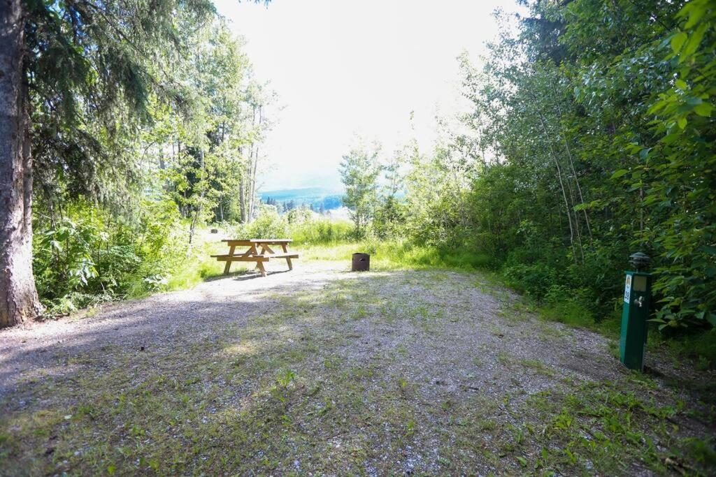 Golden Riverfront Campground Hotel Exterior foto